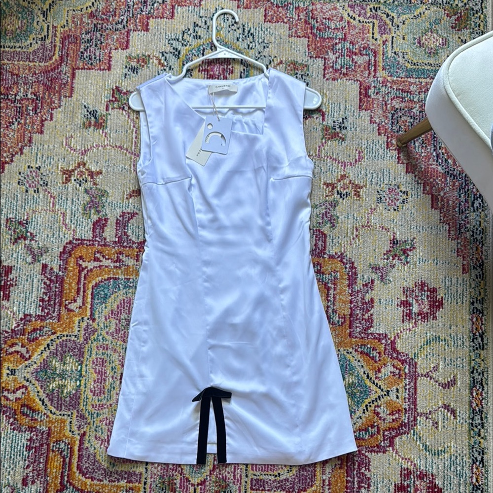 Commense White Sleeveless Dress with Black Bow